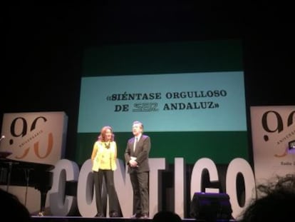 Mar&iacute;a Esperanza S&aacute;nchez e I&ntilde;aki Gabilondo en un momento del evento.