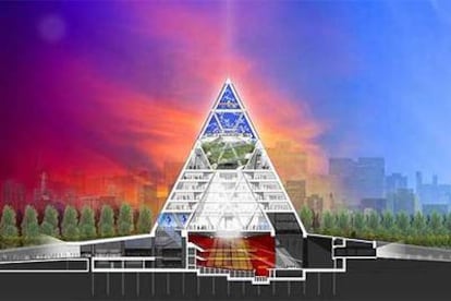 Pirámide de la Paz de Kazajistán, proyectada en acero y cristal por Norman Foster.