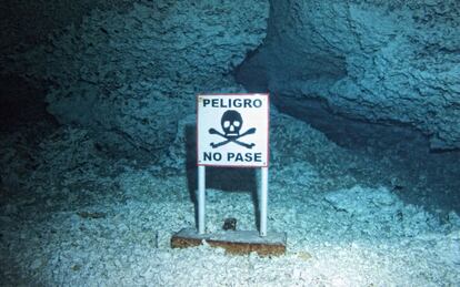 La profundidad máxima es de 14 metros, y a pesar de que no es un buceo profundo se deben respetar las señales de prohibido el paso.