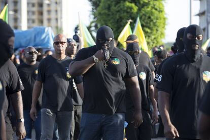 Cuando el presidente Macron visitó Guayana Francesa en noviembre de 2017, estallaron los desórdenes. La población pedía más seguridad y medidas para atajar la delincuencia. En la imagen, un momento de la protesta.