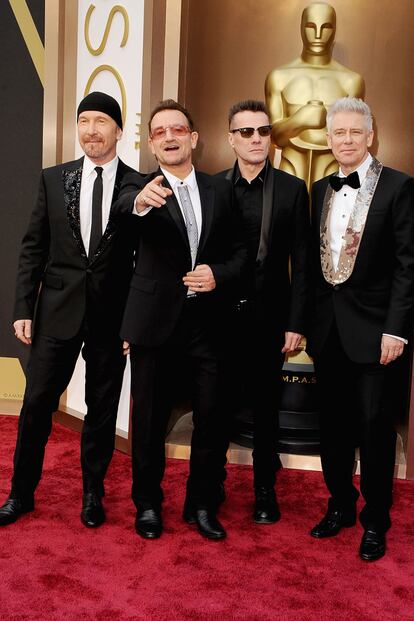 Los componentes de U2 al completo.