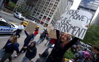 Participantes de la asamblea de indignados en Wall Street.