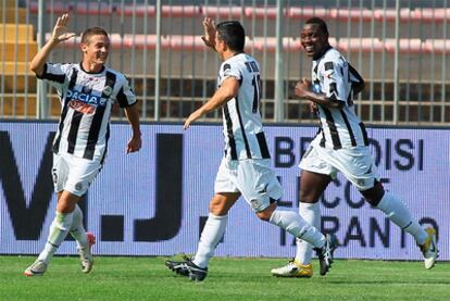 Jugadores del Udinese celebran un gol ante el Lecce, el pasado fin de semana.