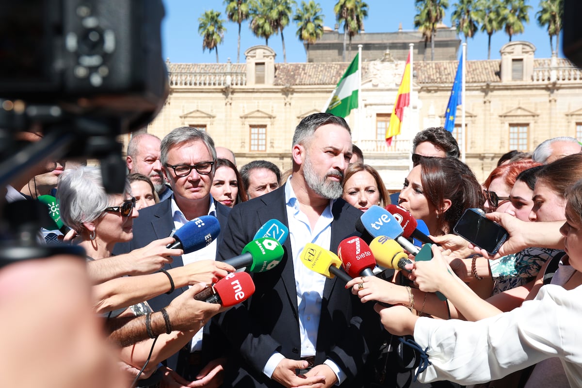 Abascal pide a Moreno que dimita y convoque ya las elecciones andaluzas