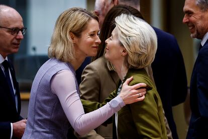 La alta representante para Asuntos Exteriores y Política de Seguridad y Vicepresidenta de la Comisión Europea, Kaja Kallas, junto a la presidenta de la Comisión Europea, Ursula von der Leyen. REUTERS