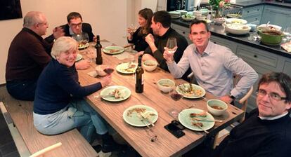 Puigdemont y los &#039;exconsellers&#039; en Bruselas cenan en casa de un diputado belga. 