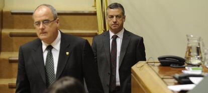 El portavoz del PNV, Joseba Egibar, y el 'lehendakari' Iñigo Urkullu, en la sesión del Parlamento vasco.