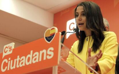 La líder de Ciutadans en Cataluña, Inés Arrimadas, en rueda de prensa.