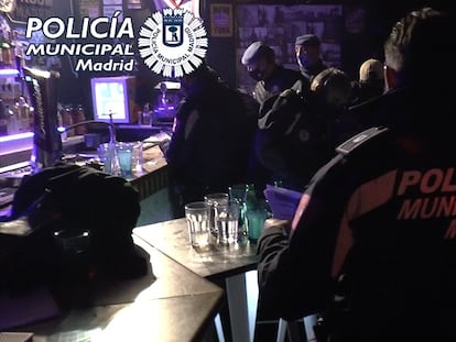 Una fiesta ilegal en un local del centro de Madrid a finales de 2020 en la que se detuvo a sus dueños por encerrar a 36 personas hasta que acabara el toque de queda.