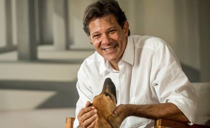 Fernando Haddad, excandidato del PT a la presidencia de Brasil, en su casa de São Paulo.