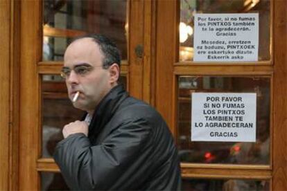 Cartel alusivo a la Ley Antitabaco de un famoso bar de pintxos de San Sebastián.