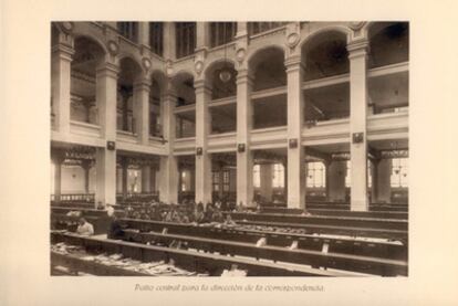 Above: The old post office's so-called "battle room," where workers once distributed the letters. Today, it houses the assembly room of City Hall (right).