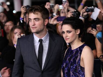 Robert Pattinson y Kristen Stewart, de estreno en Los Ángeles, en 2011.