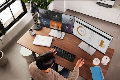Un trabajador utiliza un ordenador HP. FOTO CEDIDA POR LA EMPRESA
