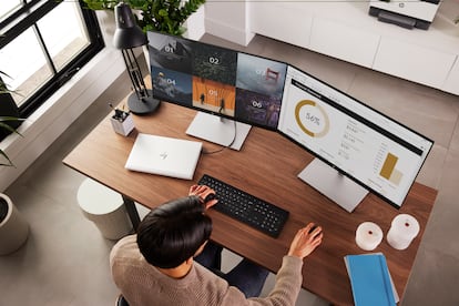 Un trabajador utiliza un ordenador HP. FOTO CEDIDA POR LA EMPRESA