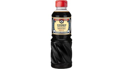 Botella de salsa de soja Kikkoman de 500 ml.