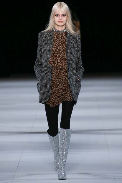 Saint Laurent resucita a Edie Sedgwick en la pasarela