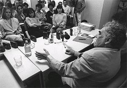 Gabriel García Márquez, en la Escuela de Periodismo de EL PAÍS.