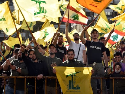Partidarios de Hezbolá, el martes en un acto electoral en Beirut.