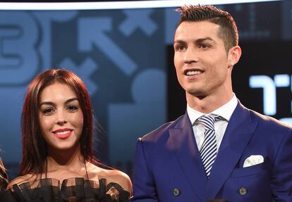 Georgina Rodríguez y Cristiano Ronaldo, en su primera alfombra roja como pareja el pasado mes de enero.