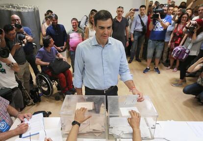 Pedro Sánchez vota a Pozuelo de Alarcón.