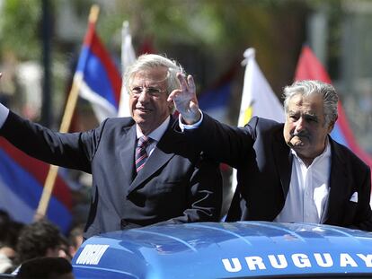 El presidente uruguayo, José Mujica (derecha), y su vicepresidente, Danilo Astori, ayer en Montevideo.