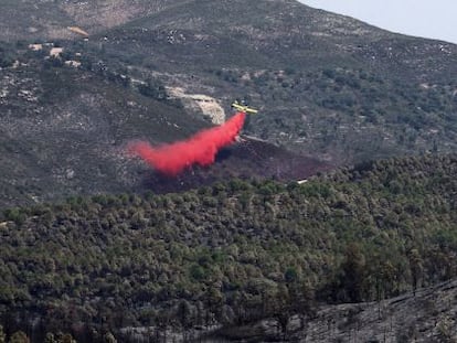 Un fuego provocado arrasa 380 hectáreas en la sierra de Huelva