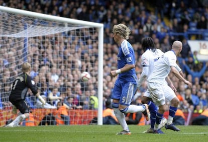 Torres, en el momento de marcar su segundo gol.