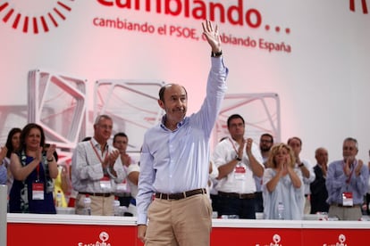 Alfredo Pérez Rubalcaba se despide en el congreso extraordinario del PSOE.