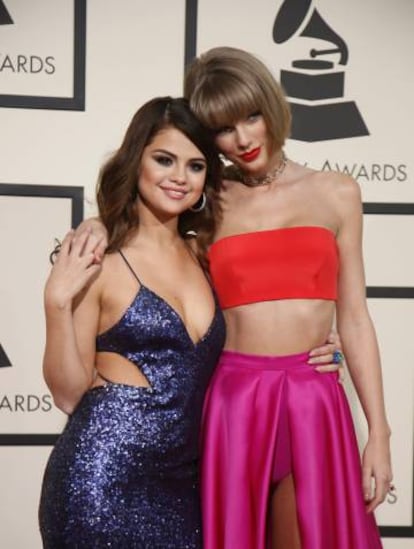 Selena y Taylor Swift acudieron juntas a la última gala de los Grammy.