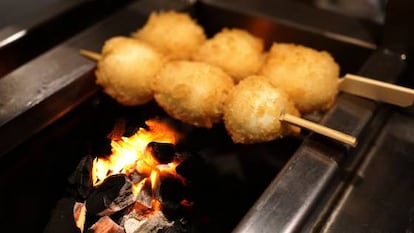 Así se ahúma un pincho a la japonesa