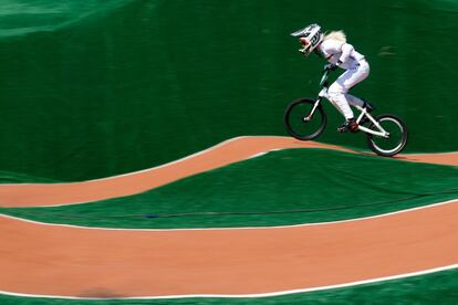 Nadja Pries (Alemania) compite en BMX femenino. 