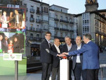 Urkullu y Ortuzar acompañan este jueves en Vitoria a los candidatos del PNV en Álava en el acto de apertura de la campaña electoral.