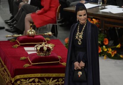 Sheikha Moza bint Nasser, jequesa de Catar, a su llegada a la ceremonia de coronación de los reyes de Holanda.