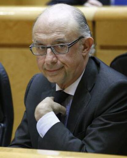 El ministro de Hacienda y Administraciones Públicas, Cristóbal Montoro, durante la sesión de control al Gobierno celebrada esta tarde en el pleno del Senado.