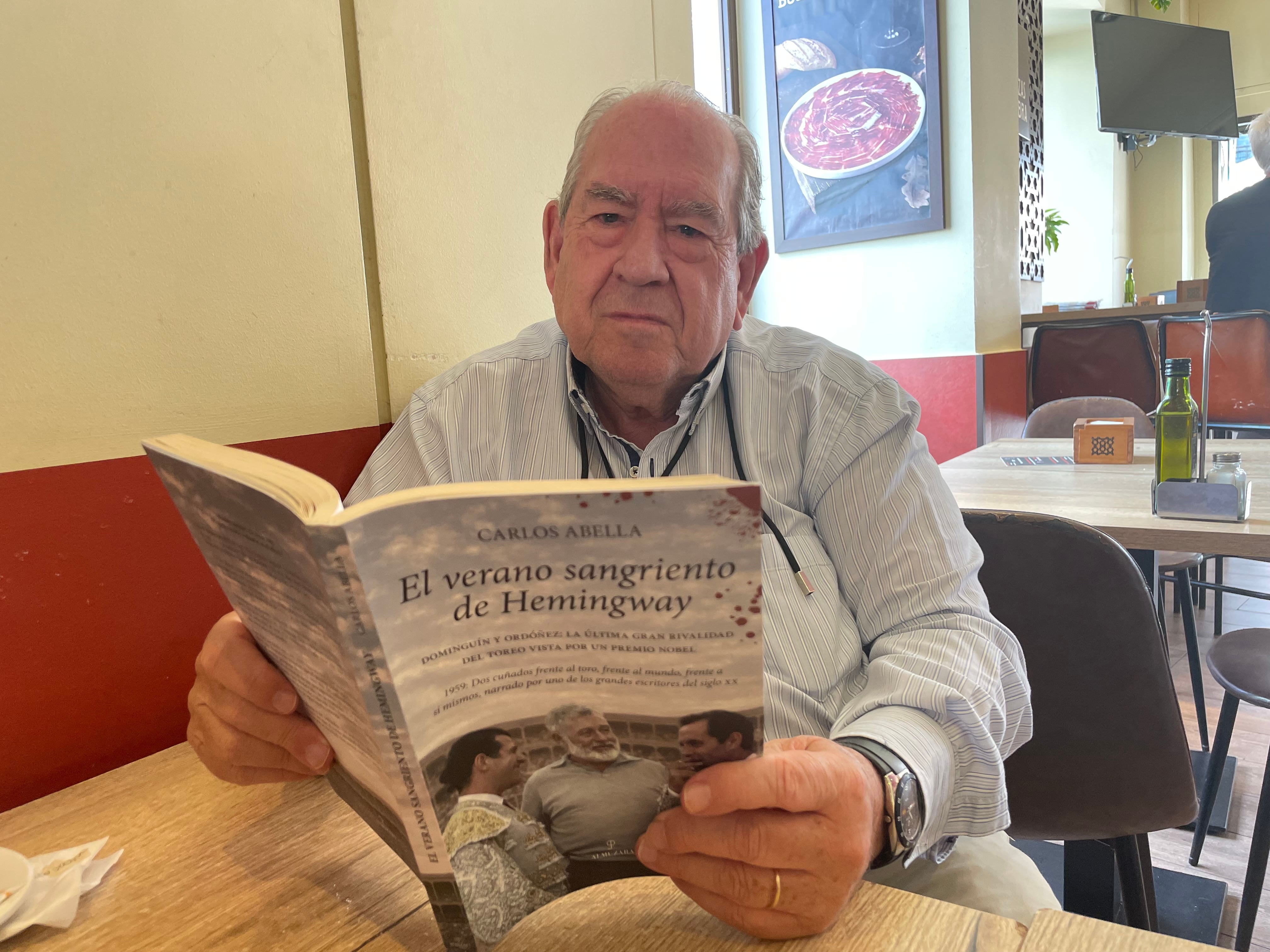 Carlos Abella, autor del libro 'El verano sangriento de Hemingway'.