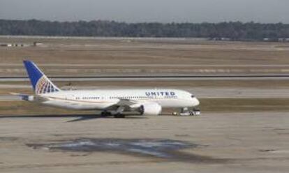 Vista de un avión Boeing 787 Dreamliner de la compañía United Airlines. EFE/Archivo