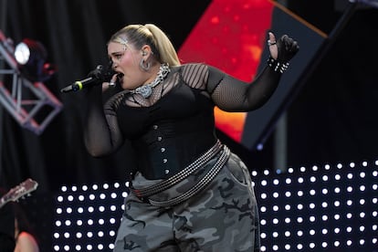 La rapera BigMama canta en el concierto del Primero de Mayo en Roma.