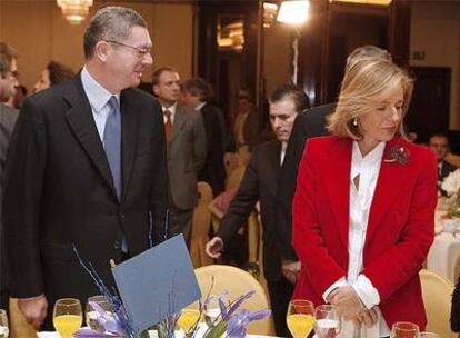 Alberto Ruiz-Gallardón y Ana Botella, en el coloquio de la consejera delegada de Madrid 2016, Mercedes Coghen.