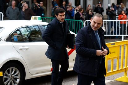 El exministro de Transporte José Luis Ábalos, a su llegada al Tribunal Supremo, este jueves.