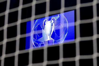 Logo de la Champions League en el estadio del Inter de Milán.