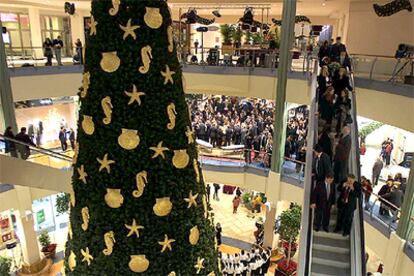 Inauguración del centro comercial Diagonal Mar, el 20 de noviembre de 2001.