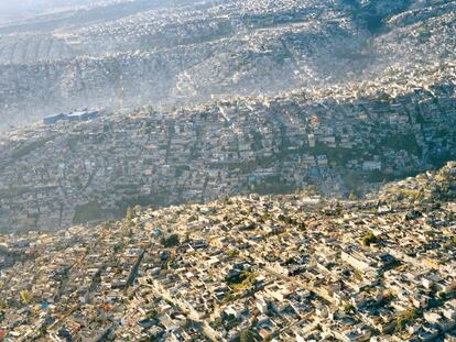 Vista parcial de Ciudad de México, la mayor urbe de América Latina.