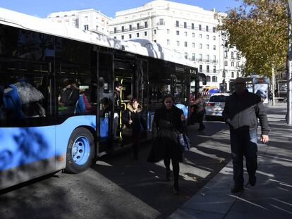 Un autobús de la EMT durante la protesta del 3 de diciembre.