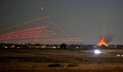 Una explosión el lunes vista desde los Altos del Golán.
 