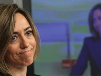 Carme Chacón anuncia su retirada.