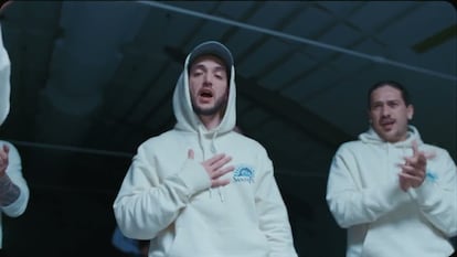 El solo de C. Tangana en el vídeo de 'La culpa'.