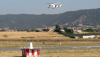 A helicopter takes off from Córdoba Airport.