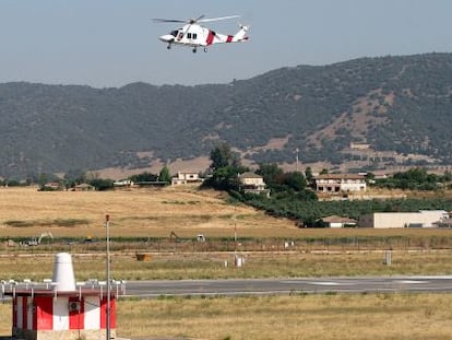 A helicopter takes off from Córdoba Airport.