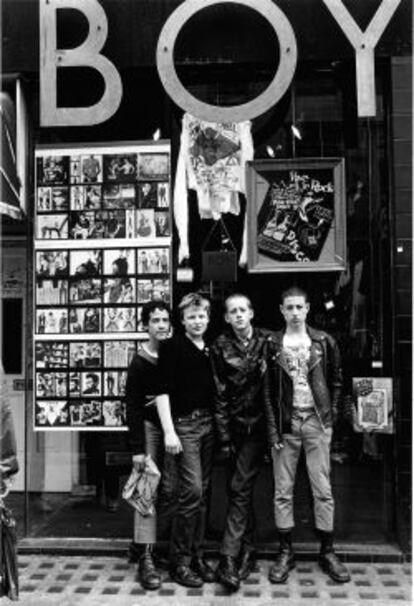 &#039;Punks&#039; en la calle Kings Road, 1979, en Londres.